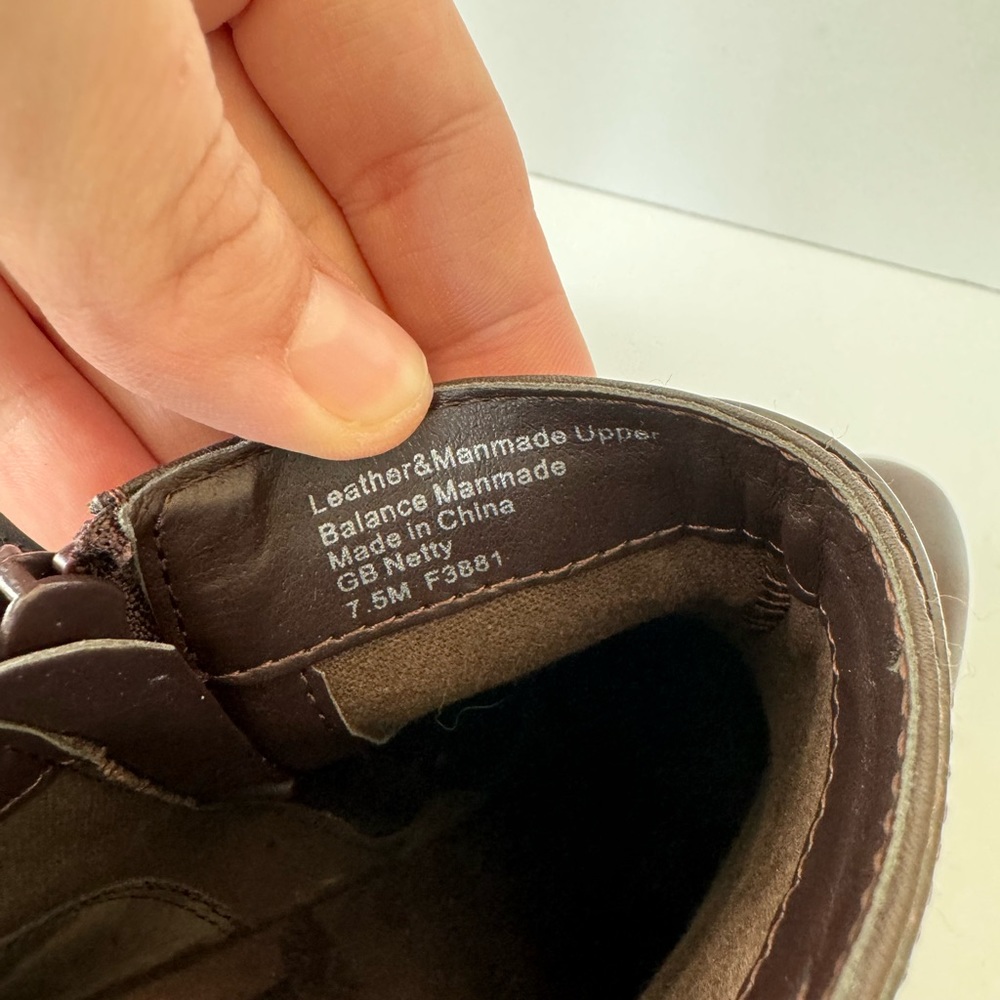 Giani Bernini Dark Brown Heeled Boots - Picture 8 of 9